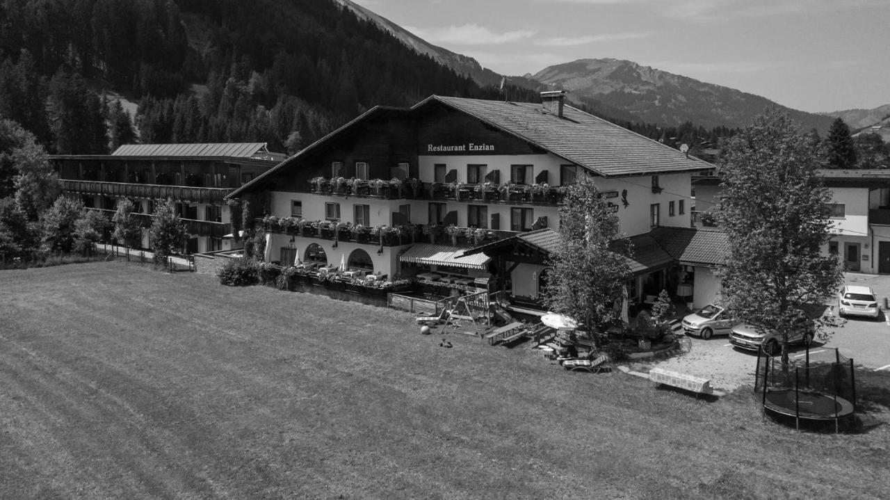 Gasthof Enzian ทันน์ไฮม์ ภายนอก รูปภาพ